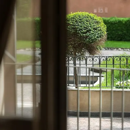 Orologio Living מלון דירות 2*