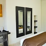 מלון דירות Orologio Living 2*